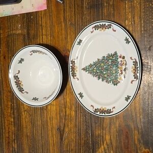 Johnson Brothers Victorian Christmas Two Piece Serving Set New Old Stock